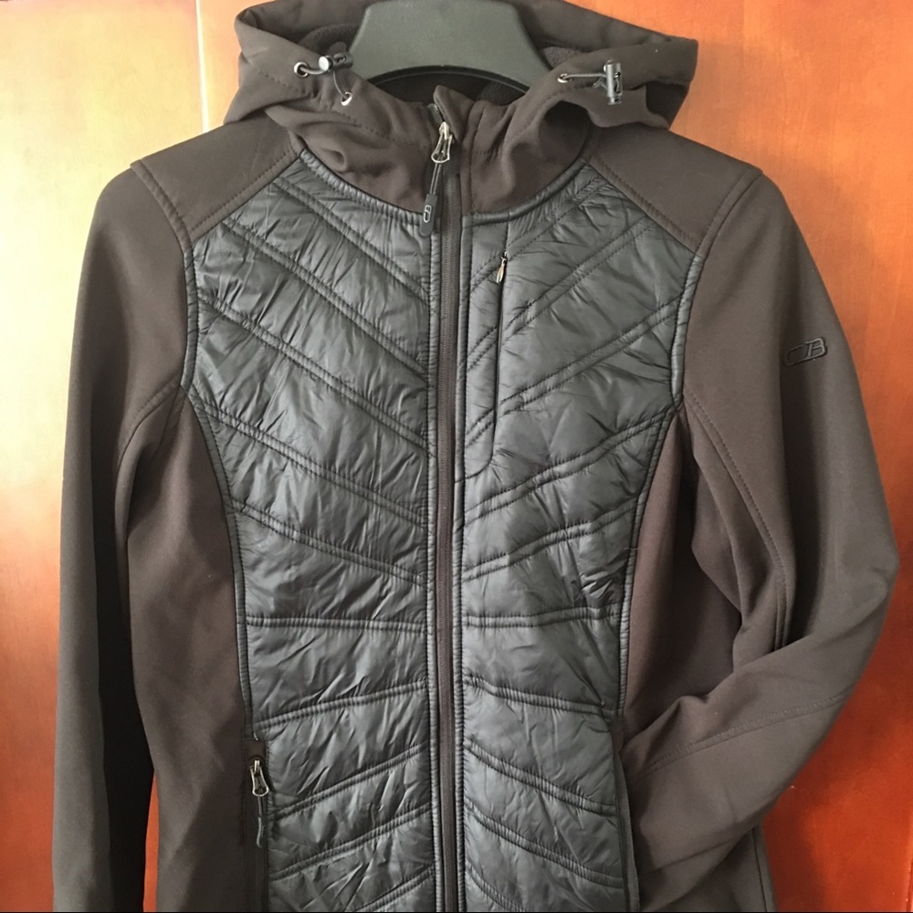 Sporty rain coat!  Barely worn in great condition!